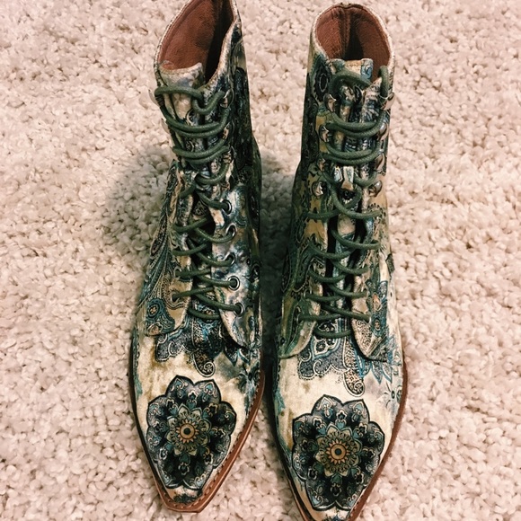 Free People Shoes - Free People / Jeffrey Campbell boots —Size 9–